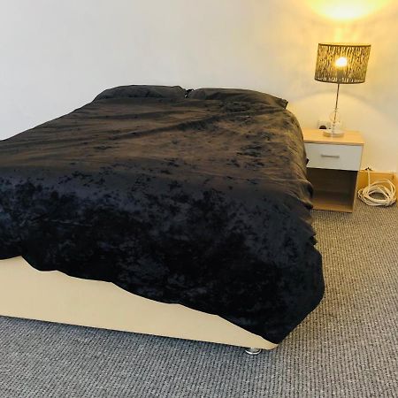 Shous Guest House Emersons Green Extérieur photo