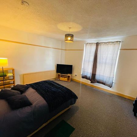 Shous Guest House Emersons Green Extérieur photo